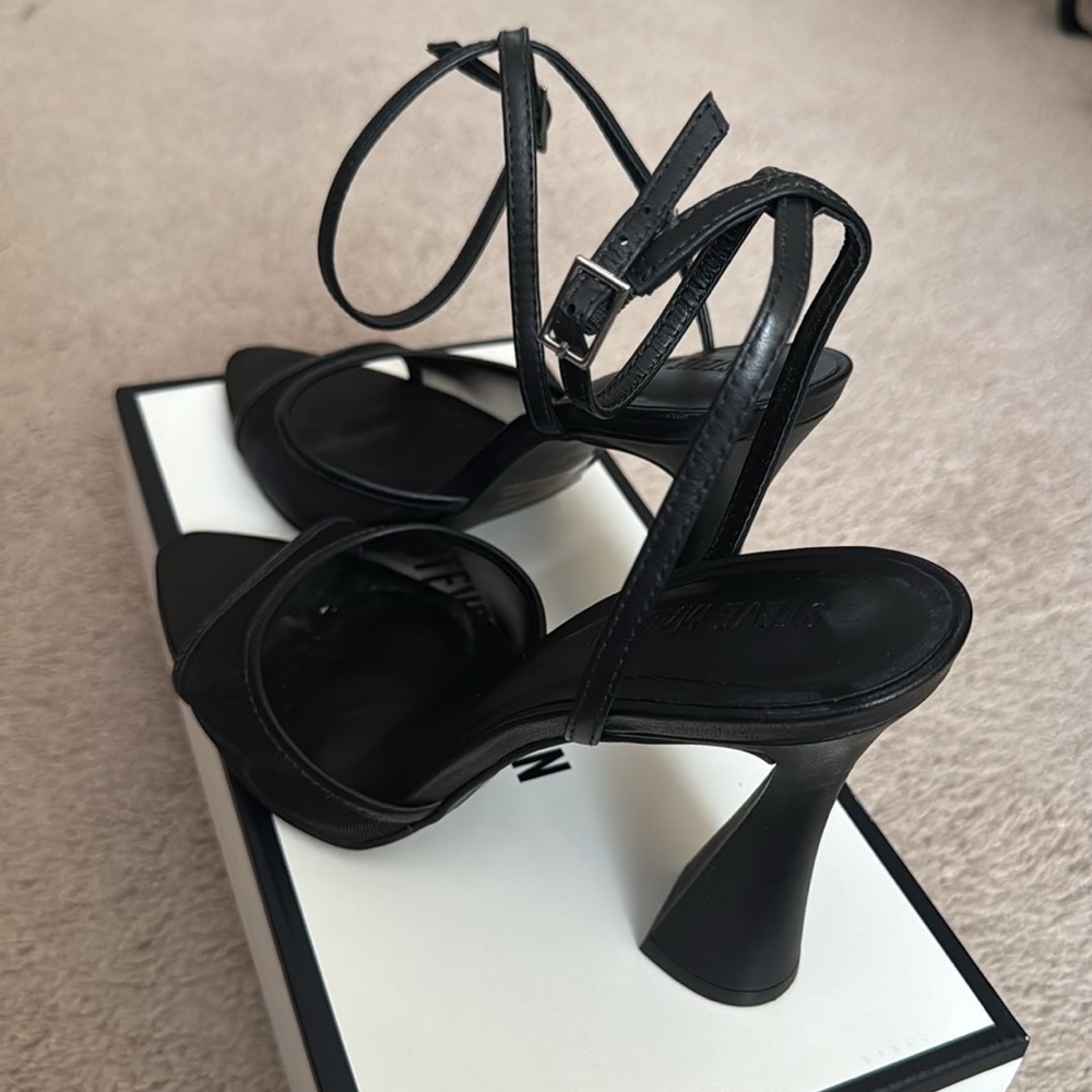 Women’s size US9 Steve Madden Heels